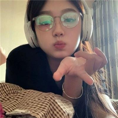 眼里余光都是你